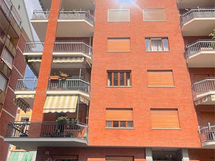 Appartamento quadrilocale in affitto in Via Vezzolano, Vanchiglietta, Torino