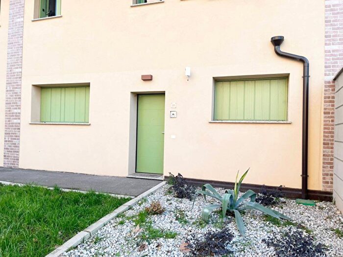 Appartamento trilocale in affitto in Via Rasica, Osio Sopra