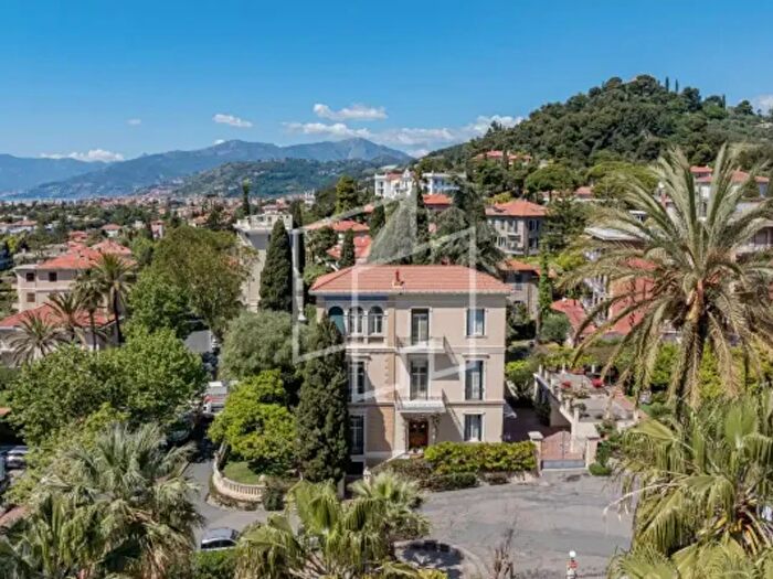 Casa con 6 locali in vendita in Via Massimo dAzeglio, Bordighera