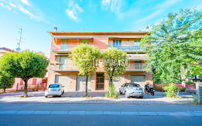 Appartamento trilocale in vendita in Via Leonardo da Vinci, Correggio