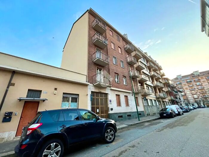 Appartamento bilocale in vendita in Via Venarìa, Torino