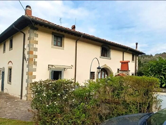 Appartamento con 6 locali in vendita in Borgo San Lorenzo