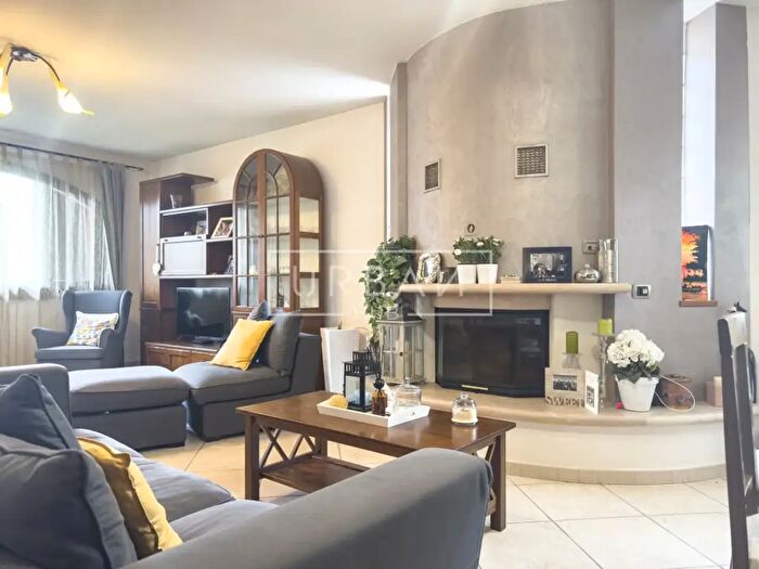 Casa con 7 locali in vendita in Forlimpopoli