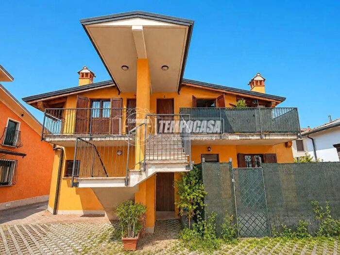 Appartamento bilocale in vendita in Via Giovanni Pascoli, Rezzato
