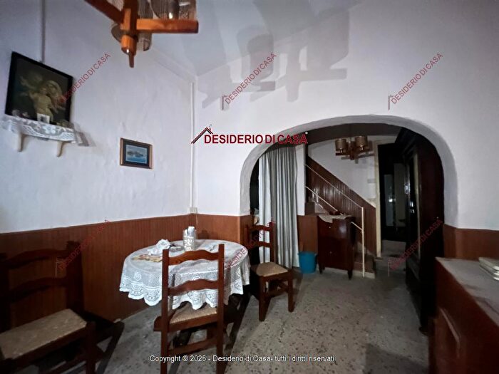 Casa con 6 locali in vendita in Bagheria