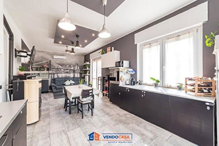 Case in Vendita e in Affitto - 2