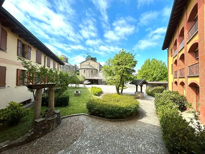 Casa trilocale in vendita in Via S Vincenzo, Cantu