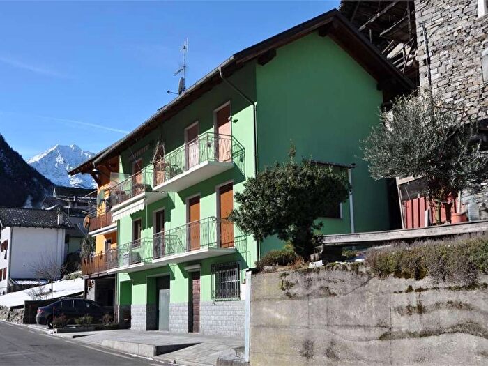 Appartamento trilocale in affitto in Via San Rocco, Camblione, Borgomezzavalle