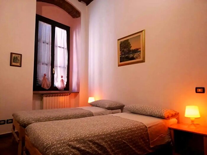 Appartamento monolocale in affitto in Via Adua, Livorno