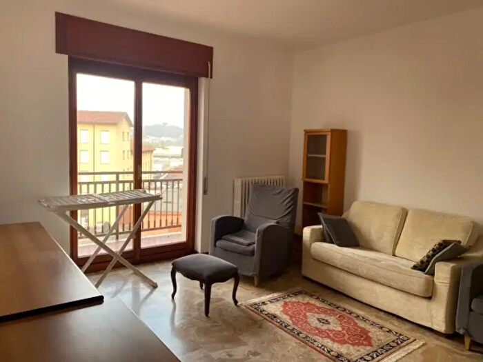 Appartamento bilocale in affitto in Via Rio Torto, Valmadrera