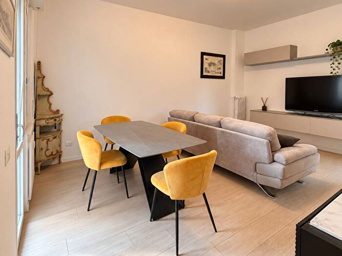 Appartamento trilocale in affitto in Borgo Padre Onorio Rosi, Centro Storico, Parma