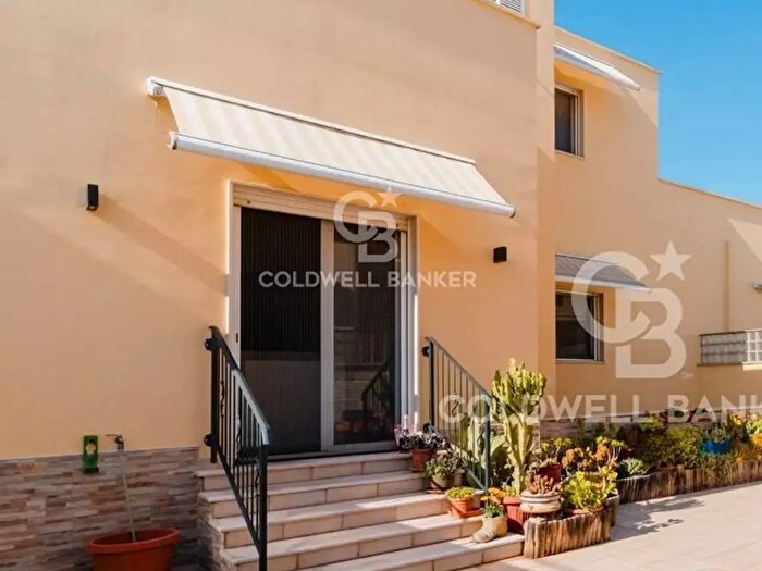 Casa con 8 locali in vendita in San Vito Dei Normanni