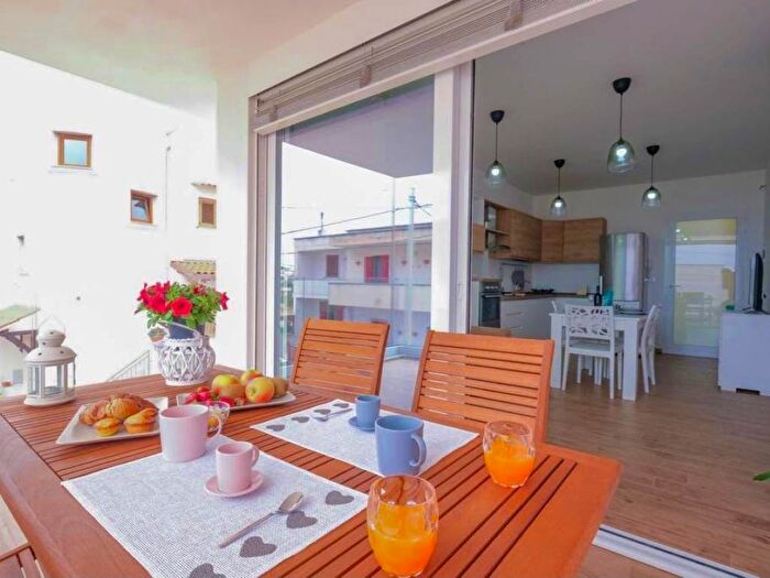 Appartamento trilocale in affitto in Via Enea, Leuca, Castrignano del Capo