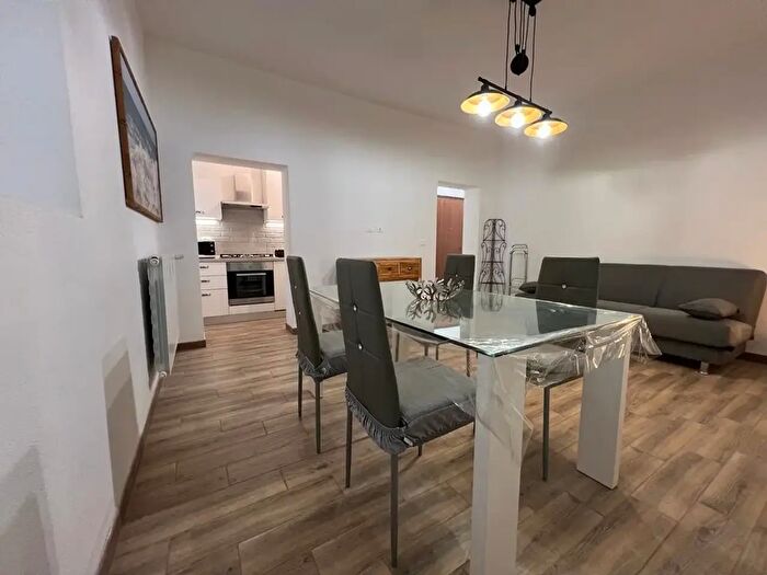 Appartamento trilocale in vendita in Via Salvini, Livorno