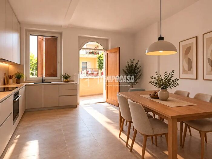 Appartamento trilocale in vendita in Via Giovanni Pascoli, Novoli