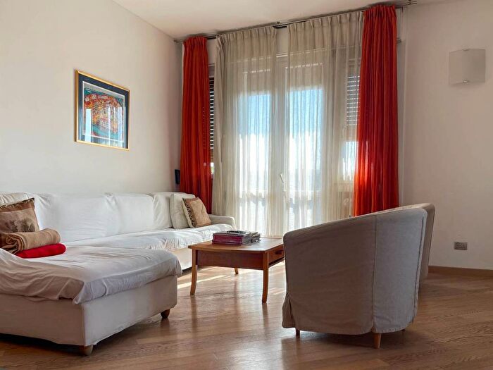 Appartamento quadrilocale in affitto in Via Ettore Romagnoli, Tripoli Soderini, Milano