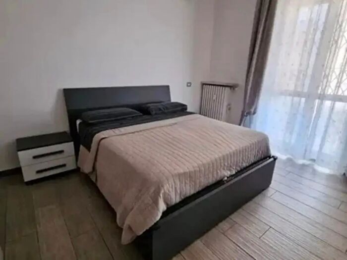 Appartamento trilocale in affitto in Via Giorgio De Chirico, Monza