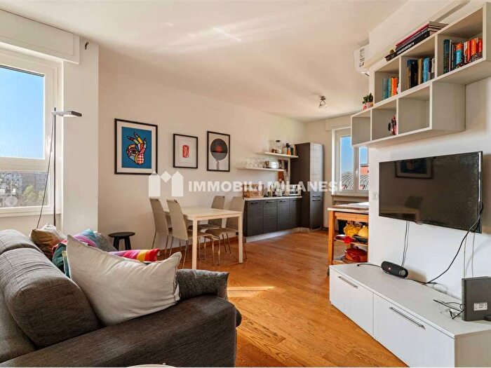 Appartamento bilocale in affitto in via bellezza, Bocconi, Milano