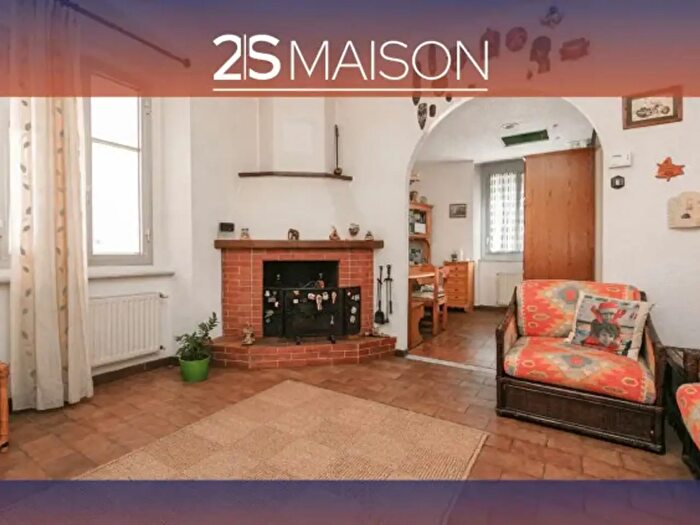 Appartamento quadrilocale in vendita in Via del Campasso, Genova