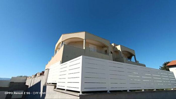 Appartamento con 5 locali in vendita in Pollenza