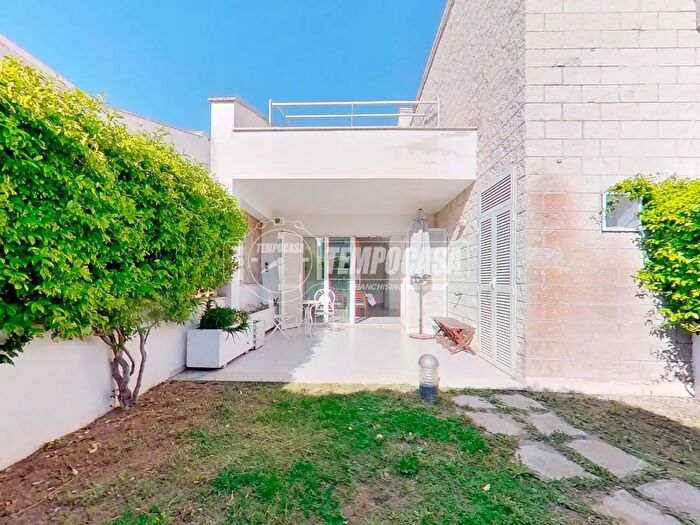 Appartamento monolocale in vendita in Via Agropoli, Fiumicino