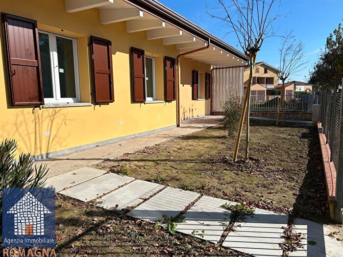 Casa quadrilocale in vendita in Russi