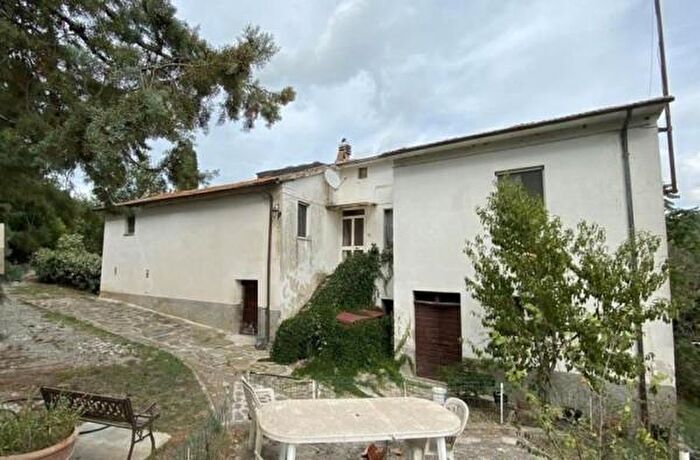 Casa quadrilocale in vendita in Panicale