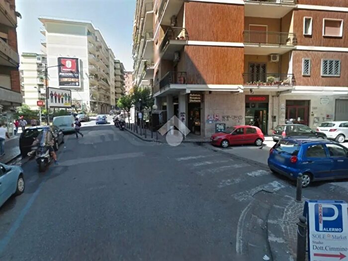 Appartamento bilocale in affitto in Via Giulio Palermo, Napoli