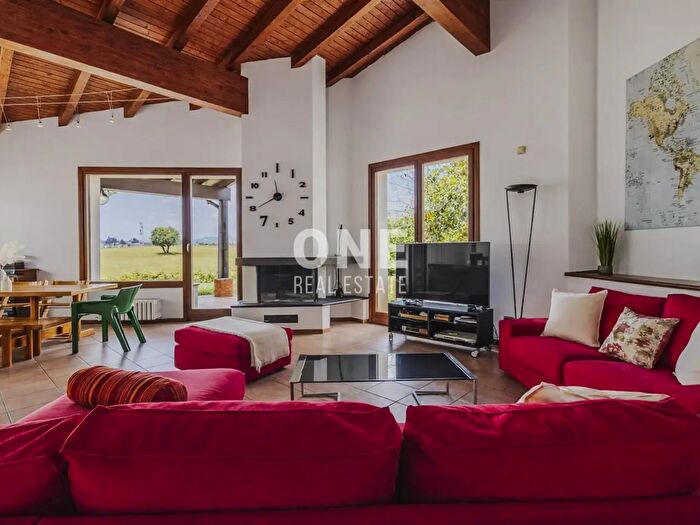 Casa con 5 locali in vendita in Via Dossena, Usmate Velate