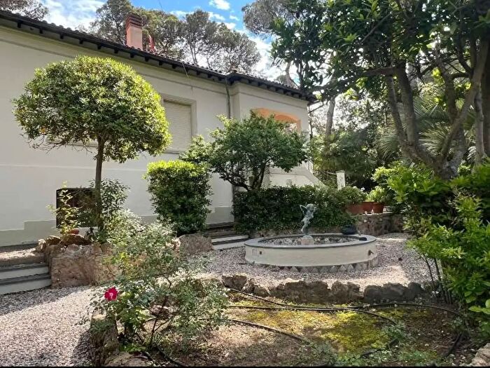 Casa con 6 locali in vendita in Benvenuti, Livorno