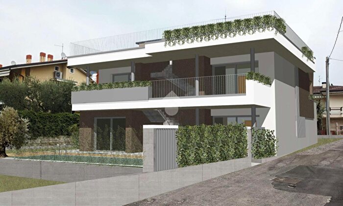 Appartamento trilocale in vendita in Via Galvani, Bardolino