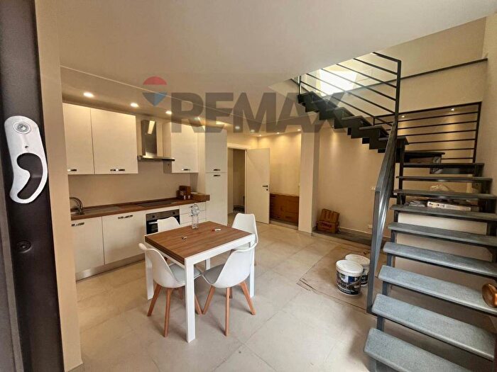 Appartamento quadrilocale in affitto in Via Torrente, Cibali, Catania