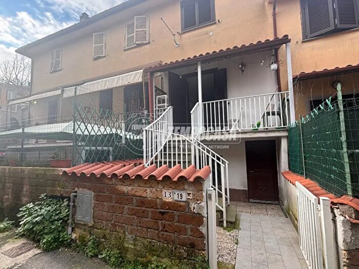 Appartamento trilocale in vendita in Via Monte Sirente, Anguillara Sabazia