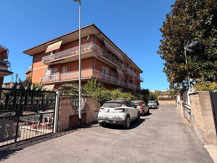 Appartamento bilocale in affitto in Via Cutro, Anagnina, Roma