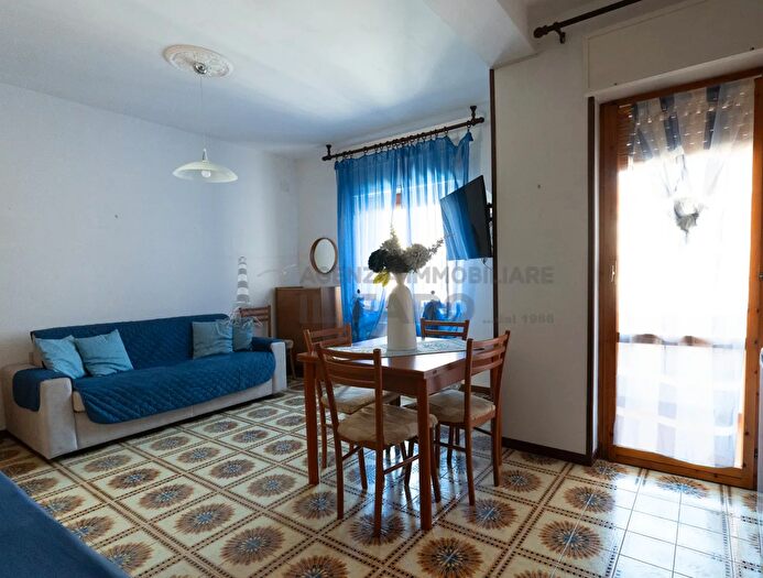 Appartamento trilocale in vendita in Via Cala Chiesa, La Maddalena