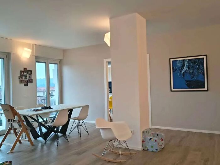 Appartamento trilocale in vendita in Via della Ciocca, Borgomanero