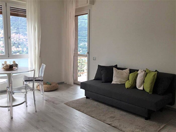 Appartamento trilocale in affitto in Via Roma, Centro, Torno