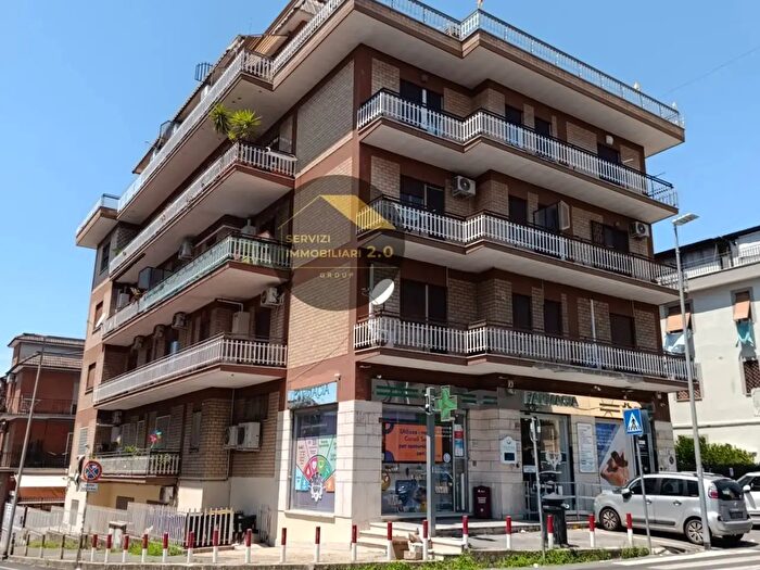 Appartamento trilocale in vendita in Via dei Giardinetti, Roma