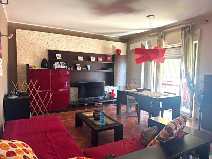 Appartamento con 6 locali in vendita in Via Settemb, Milazzo