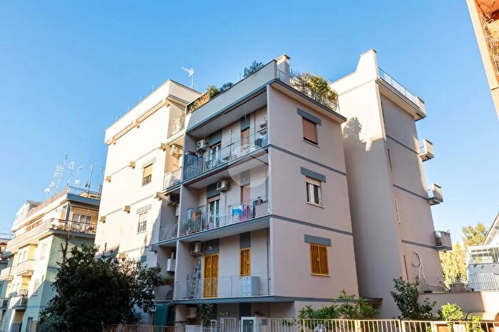 Appartamento trilocale in vendita in Via Cardinal Salotti, Roma