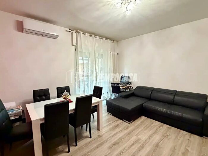 Appartamento trilocale in vendita in Via Vittorio Veneto, Sarnico