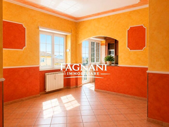 Appartamento trilocale in affitto in Via Santa Valle, Centro Storico, Velletri