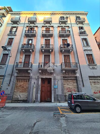 Appartamento con 8 locali in vendita in Via Vincenzo Riolo, Palermo