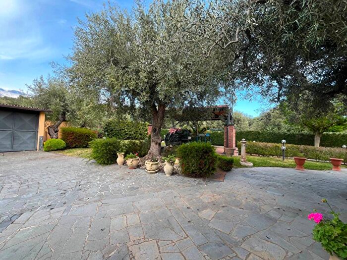 Casa quadrilocale in affitto in Strada Crovacchi, Santa Maria di Licodia