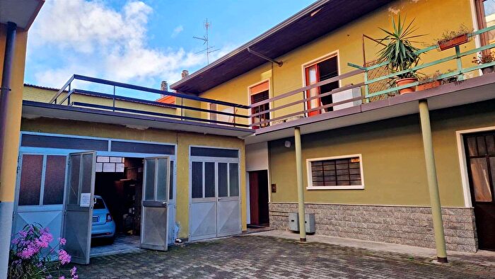 Appartamento quadrilocale in vendita in Corso Roma, Borgomanero