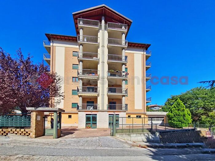Appartamento quadrilocale in vendita in Via Ateleta, L'Aquila