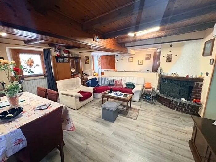 Appartamento trilocale in vendita in Via I Maggio, Fino Mornasco