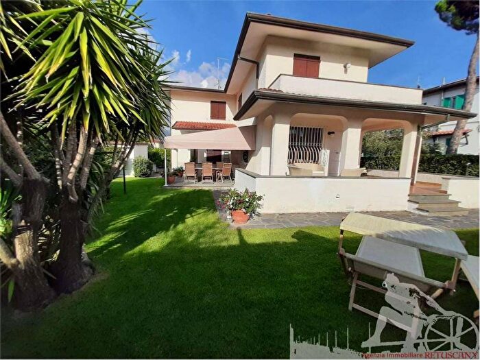 Casa con 6 locali in affitto in Centro, Forte dei Marmi