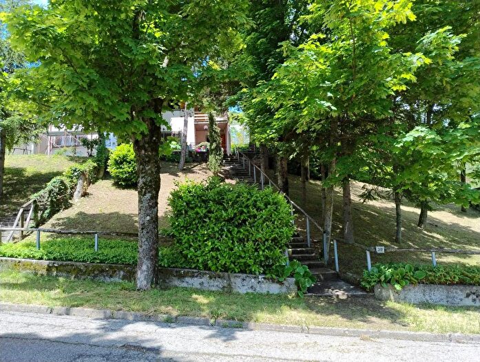 Casa con 5 locali in vendita in Viale dei Pini Santa Sofia, Santa Sofia