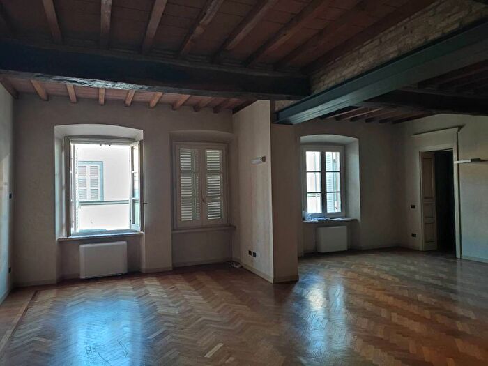 Appartamento trilocale in affitto in Strada Camillo Benso di Cavour, Centro Storico, Parma